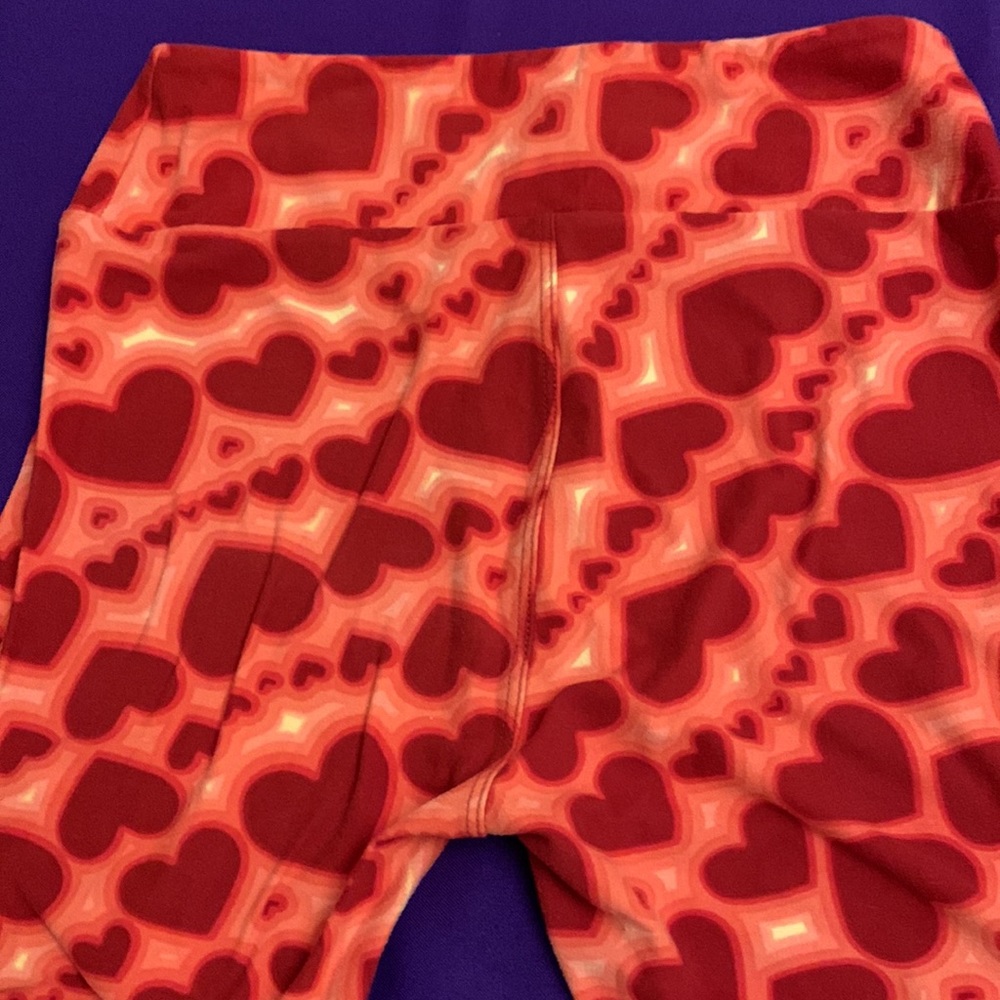 💕Two LuLaRoe Valentines leggings-one size 💕 - Picture 7 of 7